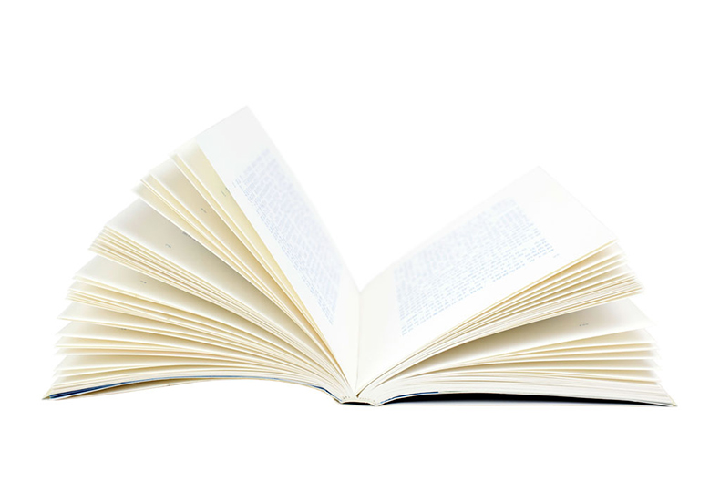 其实,这本小书我们做了两版,这次单独上架的版本,内文用纸是80g超感